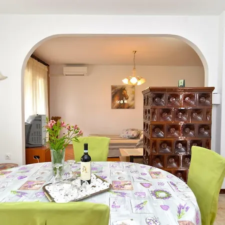 Mariza 1026 Apartman