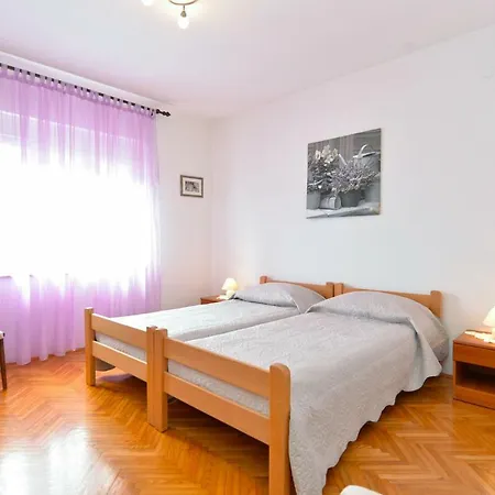 Mariza 1026 Apartman