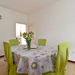 Апартаменты Mariza 1026 *
