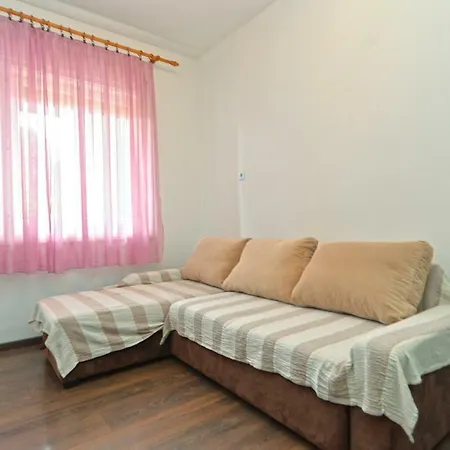 Mariza 1026 Apartment