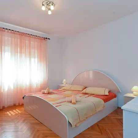 Mariza 1026 Apartment
